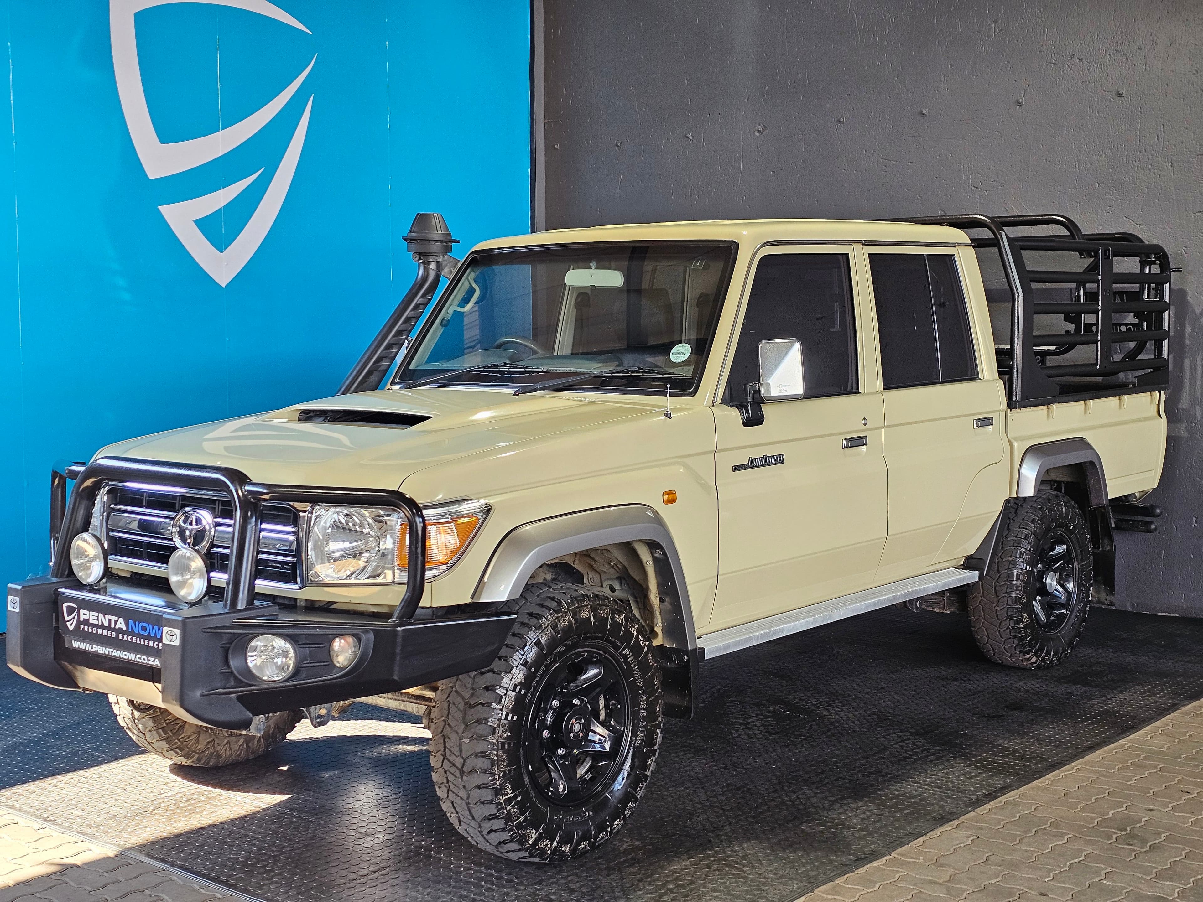 Toyota Land Cruiser 4.5 V8 Double Cab - Image 3