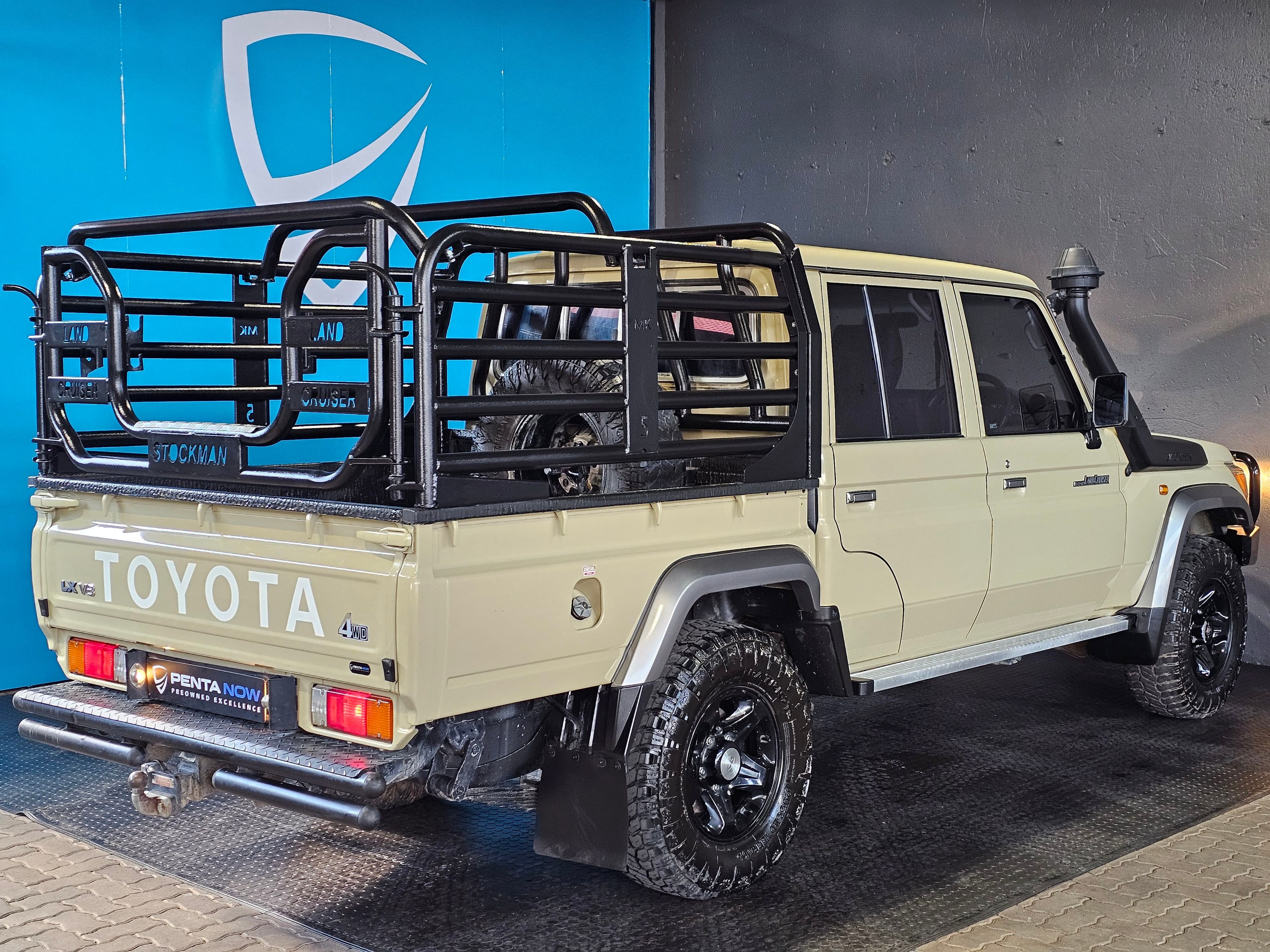Toyota Land Cruiser 4.5 V8 Double Cab - Image 4