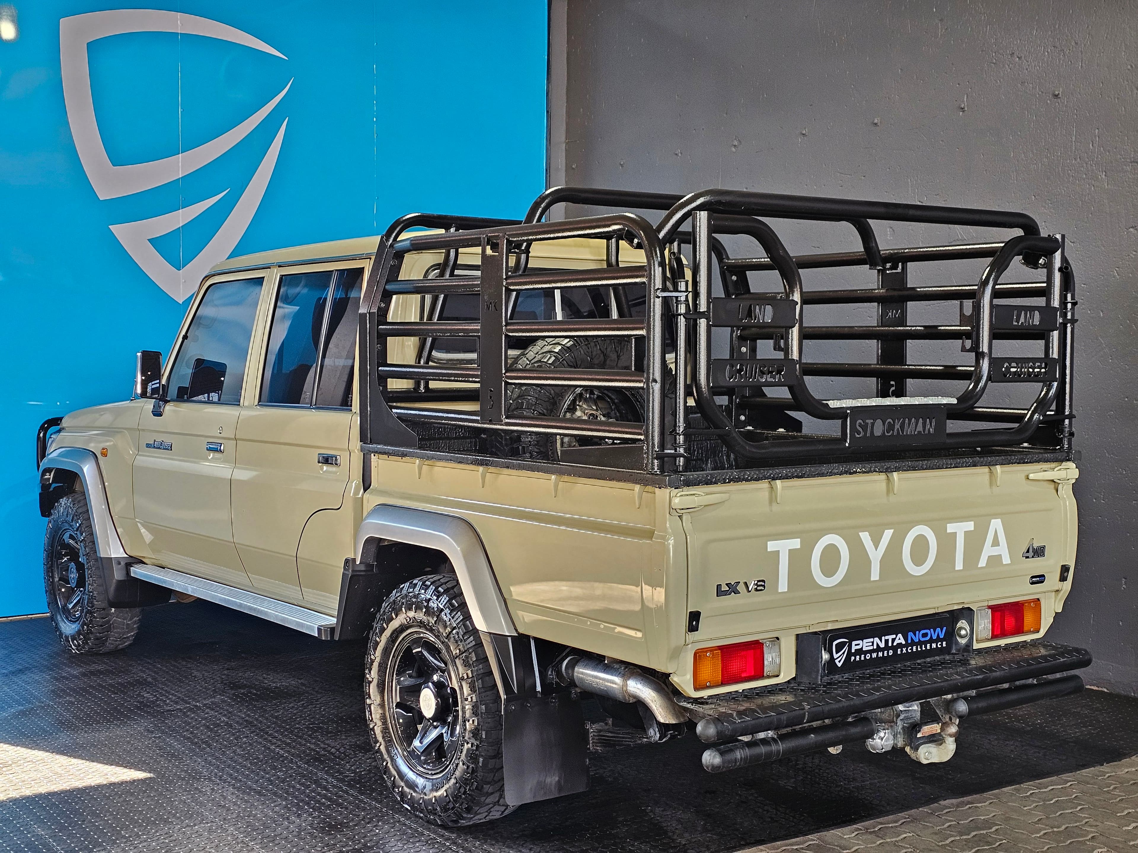 Toyota Land Cruiser 4.5 V8 Double Cab - Image 5